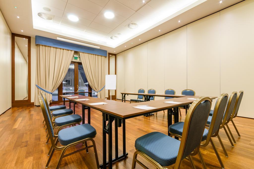 Park Rekreacyjno-Biznesowy Las Woda Wilga Exteriér fotografie